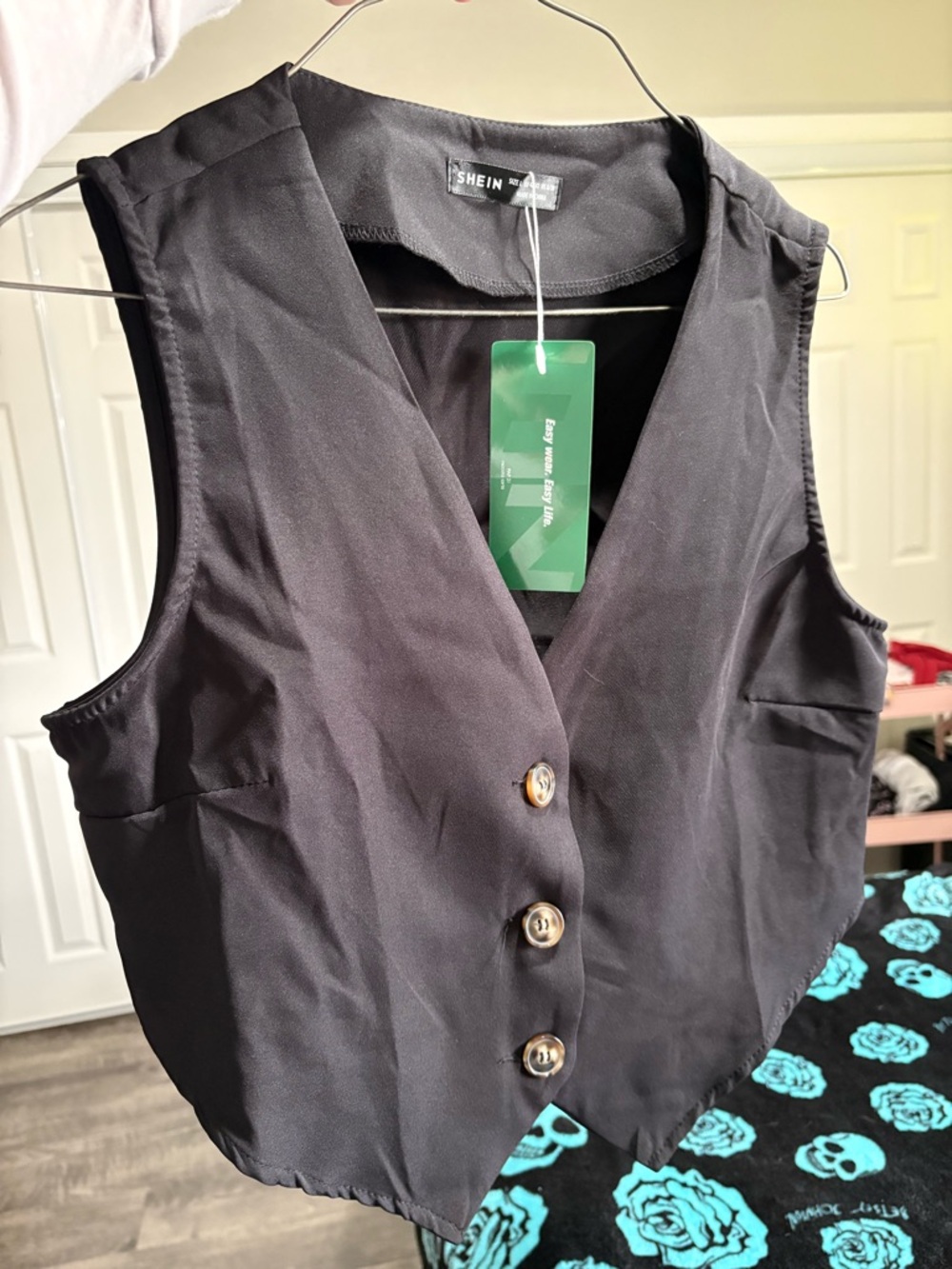 SHEIN Black V-Neck Sleeveless Button Vest